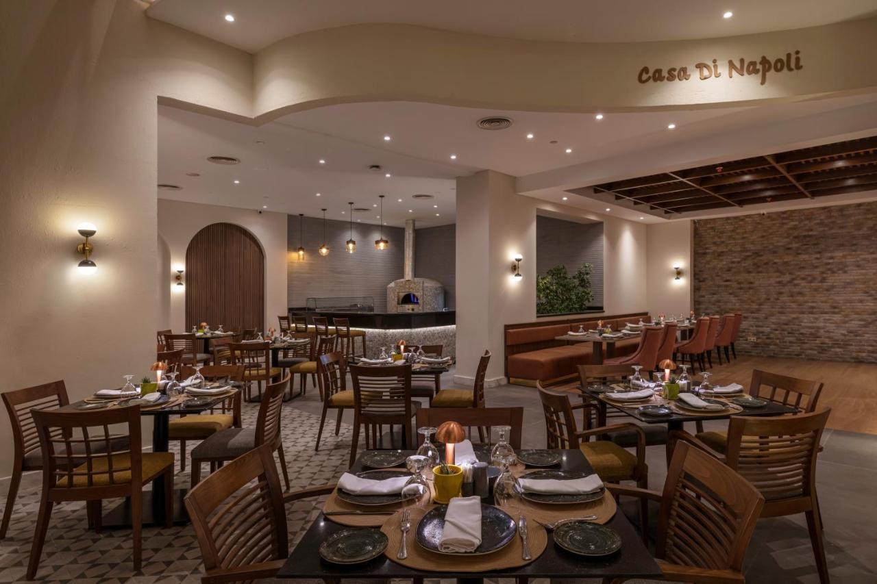 Steigenberger Nile Palace Luxor - Convention Center Exterior photo Casa Di Napoli