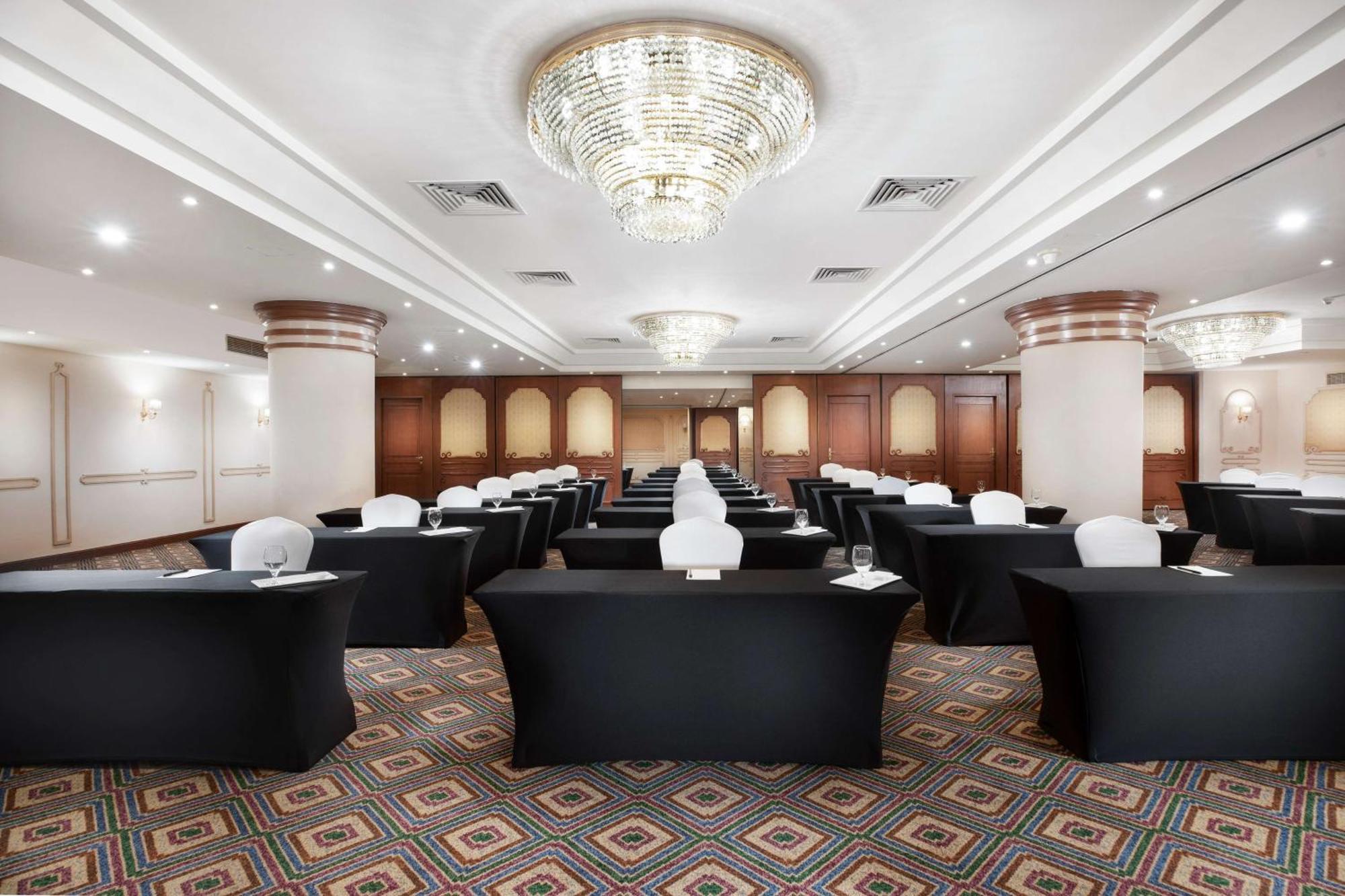 Steigenberger Nile Palace Luxor - Convention Center Exterior photo The ballroom